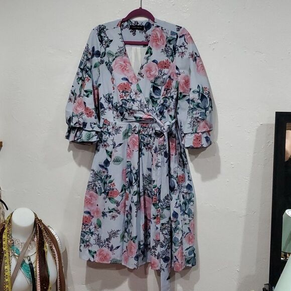 Ivanka Trump Floral Wrap Dress Size 6 - Picture 2 of 14